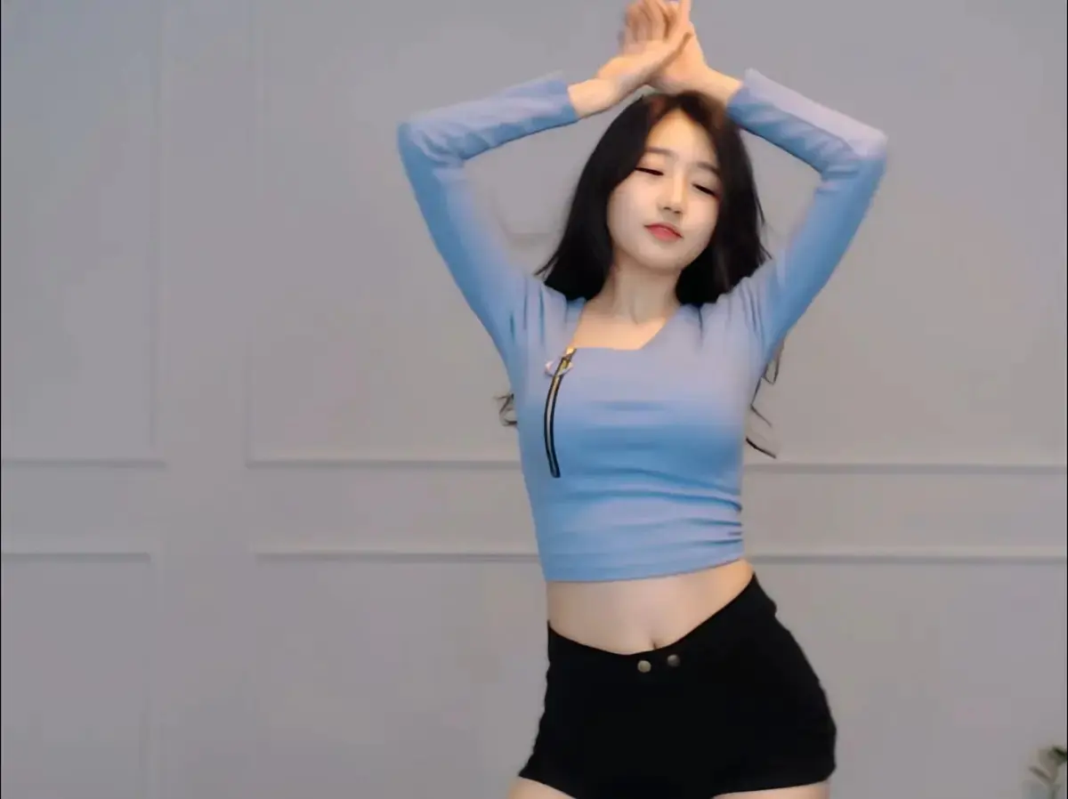 《onlyfans每日大赛》徐雅终极剪辑版-抖音爆款徐雅8月加长版在线抢先看-徐雅高能瞬间免费观看-onlyfans每日大赛无删减完整版