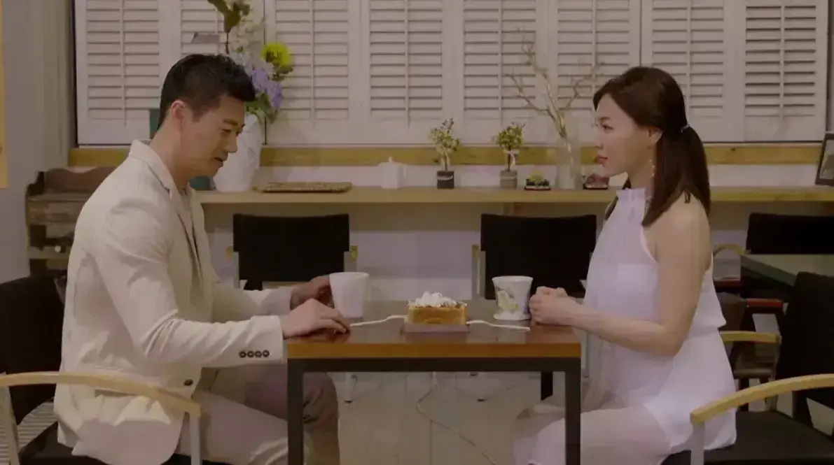 《邻居家妻子》高清完整版-我邻居的老婆韩语中字1080P-《邻居家妻子》未删减百度网盘夸克迅雷下载-乏味婚姻情感越界在线观看-免费无广告播放
