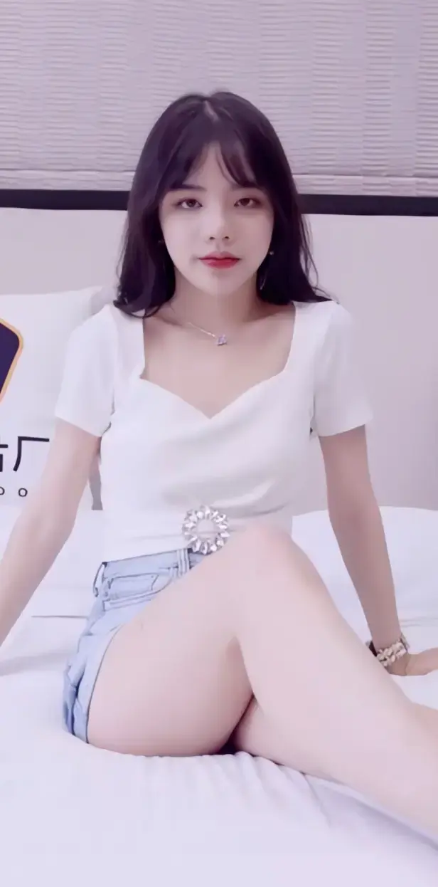 《潘甜甜三部曲》无删减完整版HD高清资源-潘甜甜封神全集迅雷BT/阿里云盘下载-一部暗黑影像诗免费在线观看-全网疯传的潘甜甜三部曲
