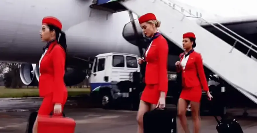 法国高清中字电影《法国空姐2018》完整版在线观看-机舱是封闭的但故事精彩-法版满天星电影资源免费获取