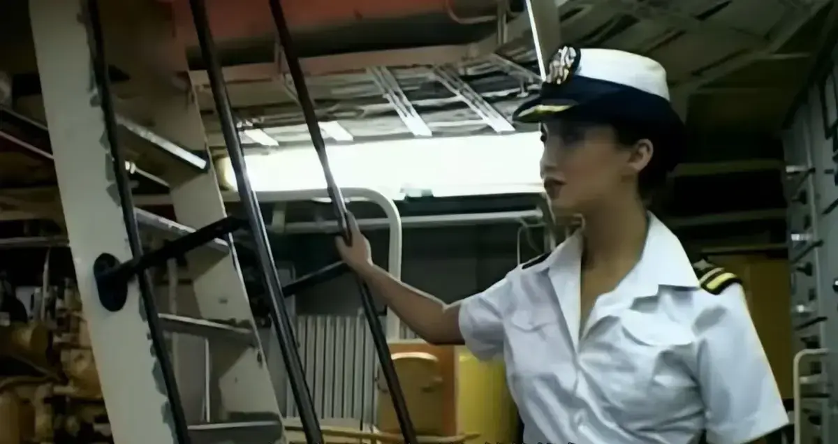 《军舰上的女兵》全季无删减高清免费观看-《军舰上的女兵》卡楚米领衔主演-在线看全集更新至结局